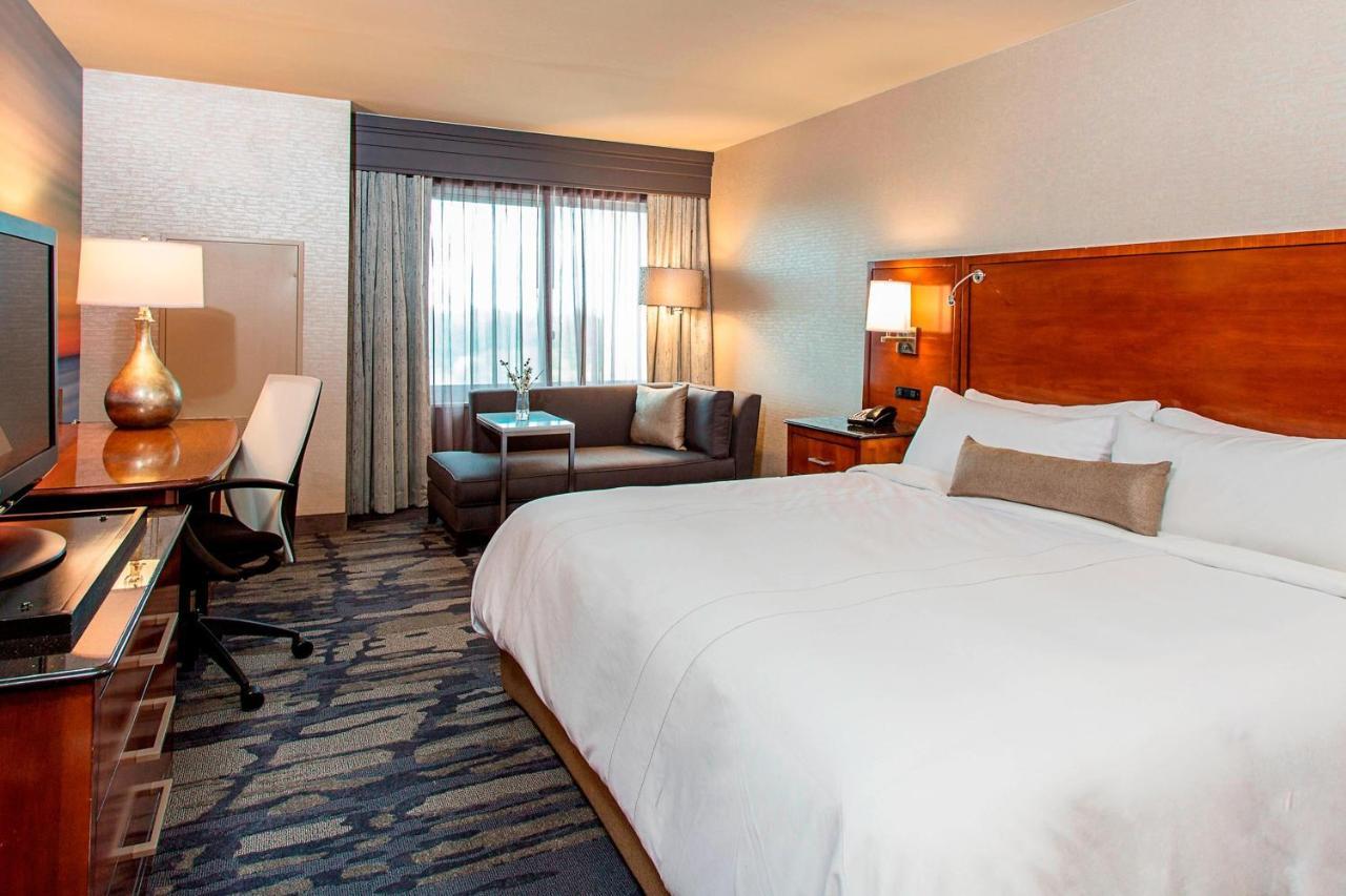 Rochester Airport Marriott Εξωτερικό φωτογραφία
