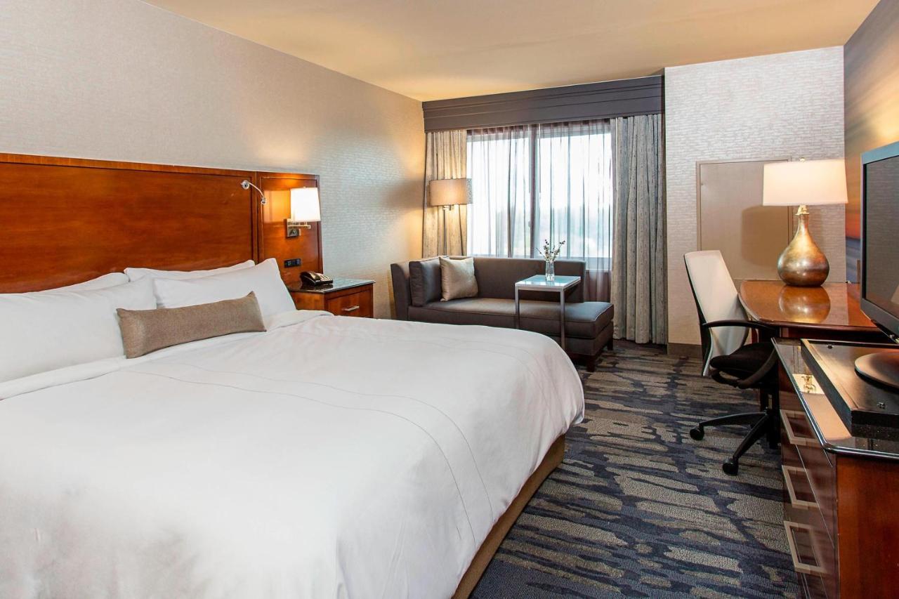 Rochester Airport Marriott Εξωτερικό φωτογραφία