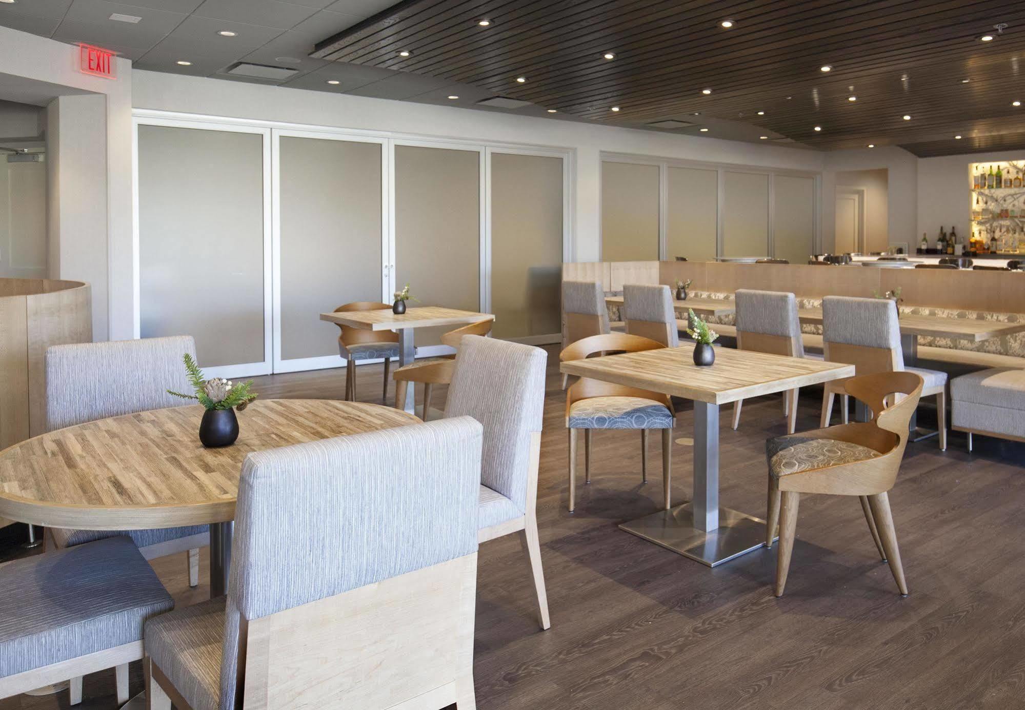Rochester Airport Marriott Εξωτερικό φωτογραφία