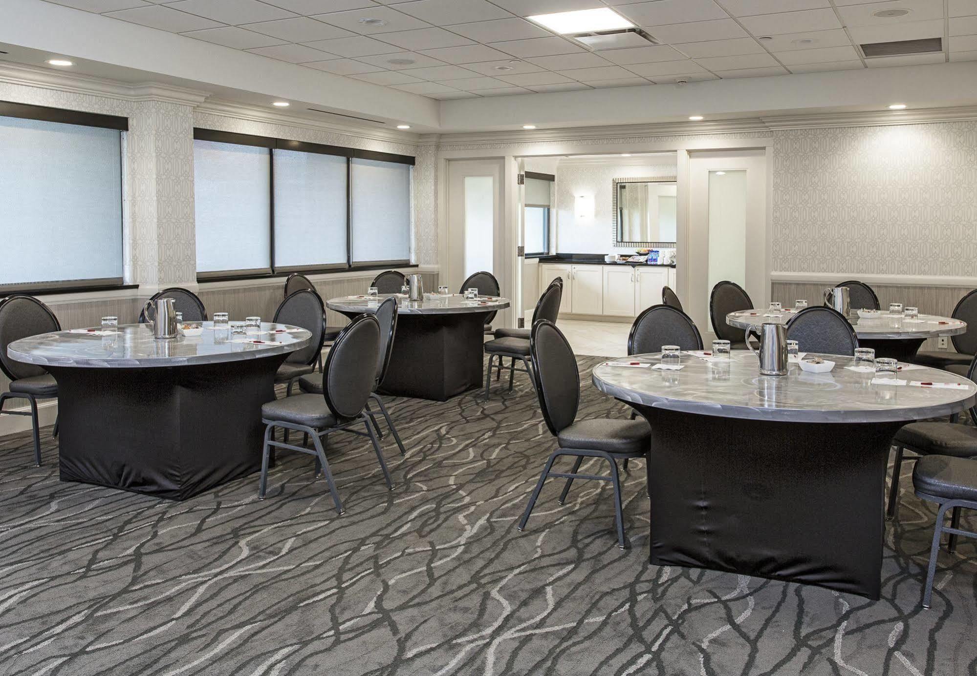 Rochester Airport Marriott Εξωτερικό φωτογραφία